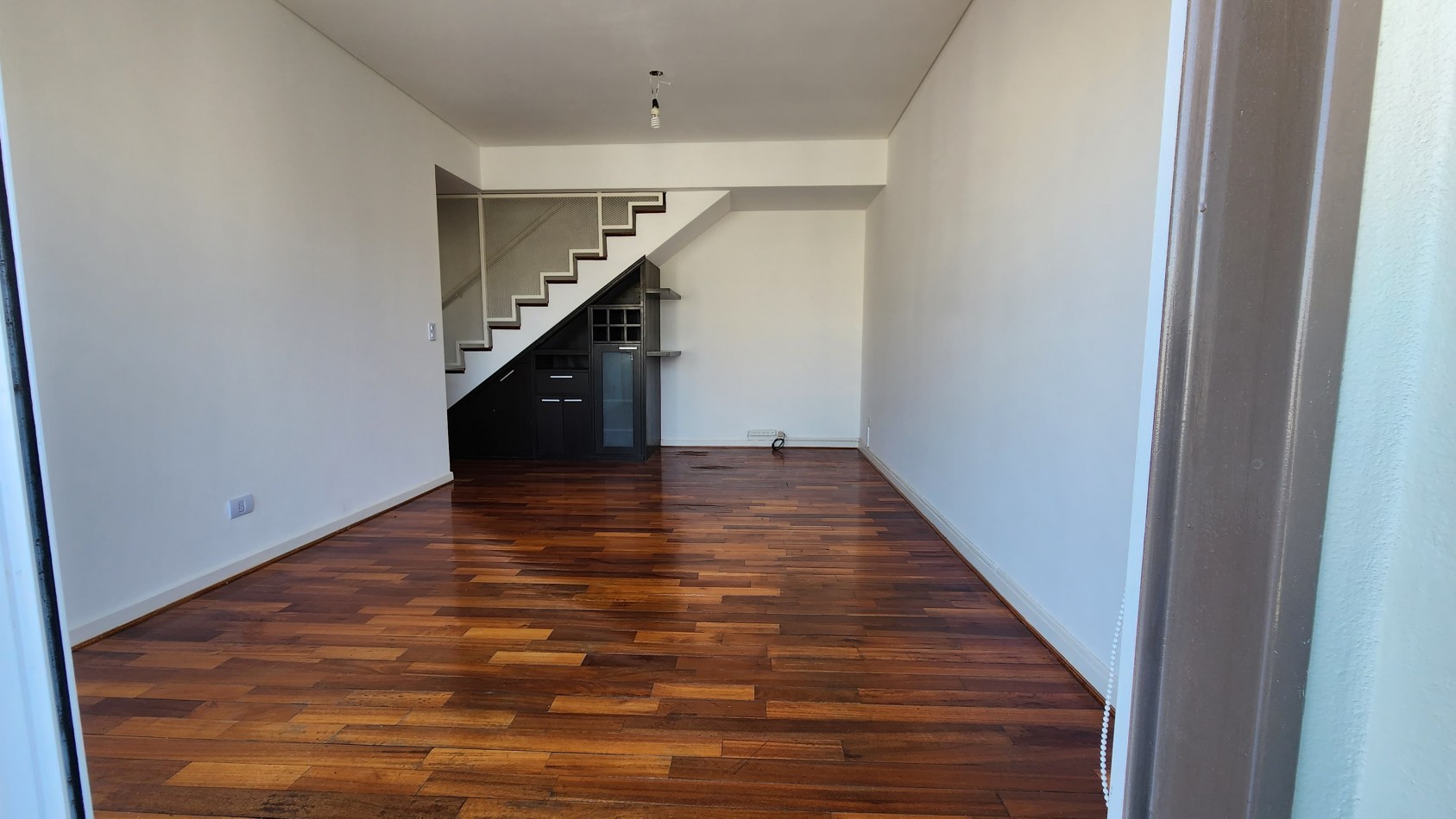 Semipiso en Duplex con Terraza y Parrilla propia - Dos Dormitorios cochera y baulera