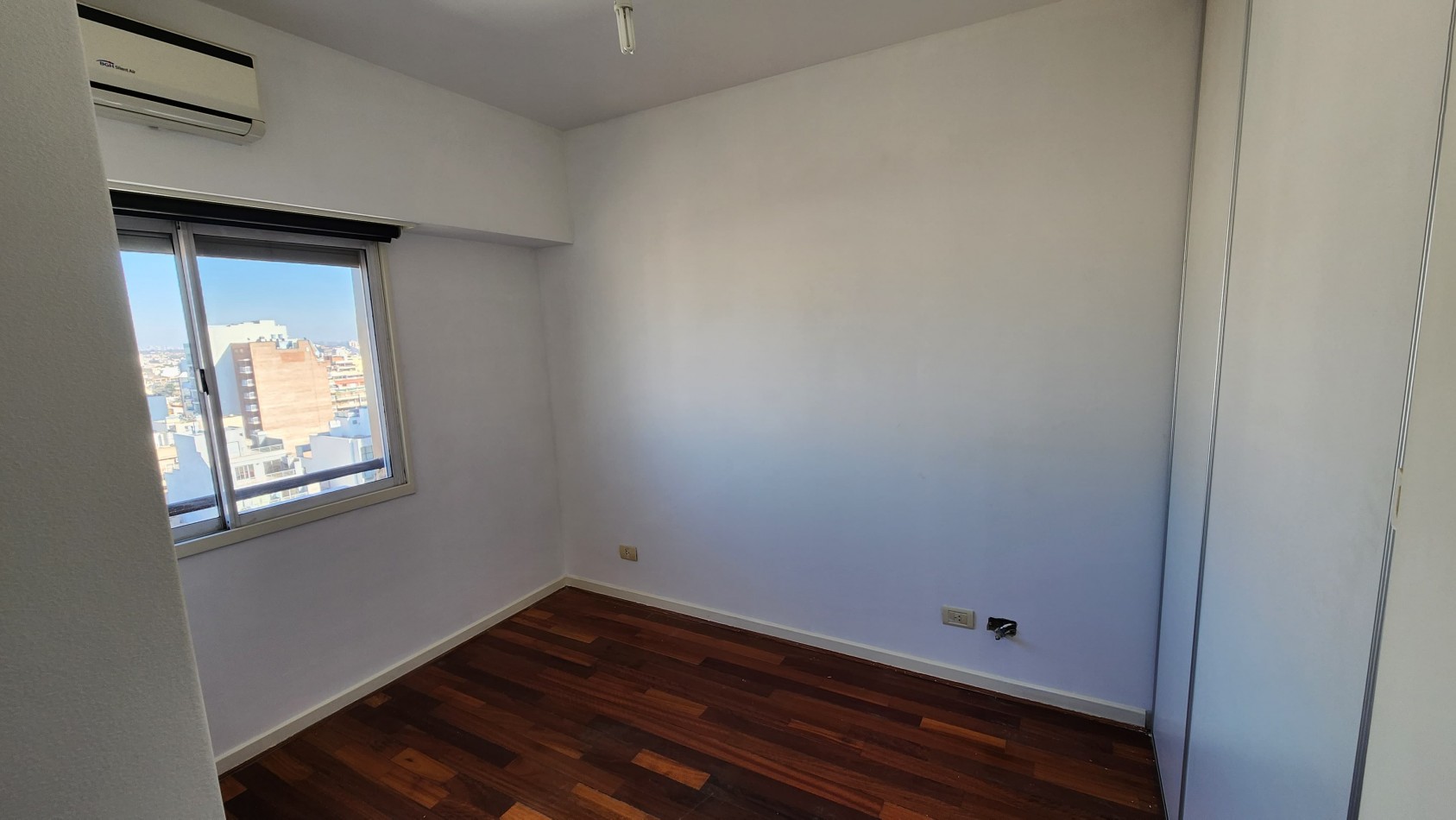 Semipiso en Duplex con Terraza y Parrilla propia - Dos Dormitorios cochera y baulera