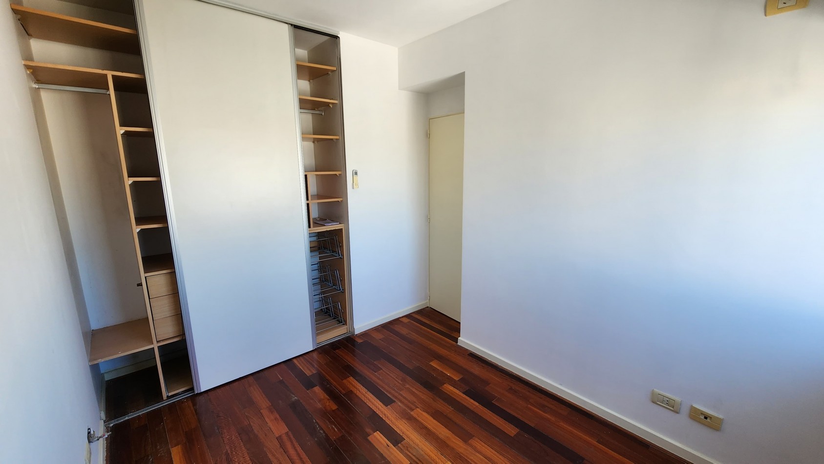 Semipiso en Duplex con Terraza y Parrilla propia - Dos Dormitorios cochera y baulera