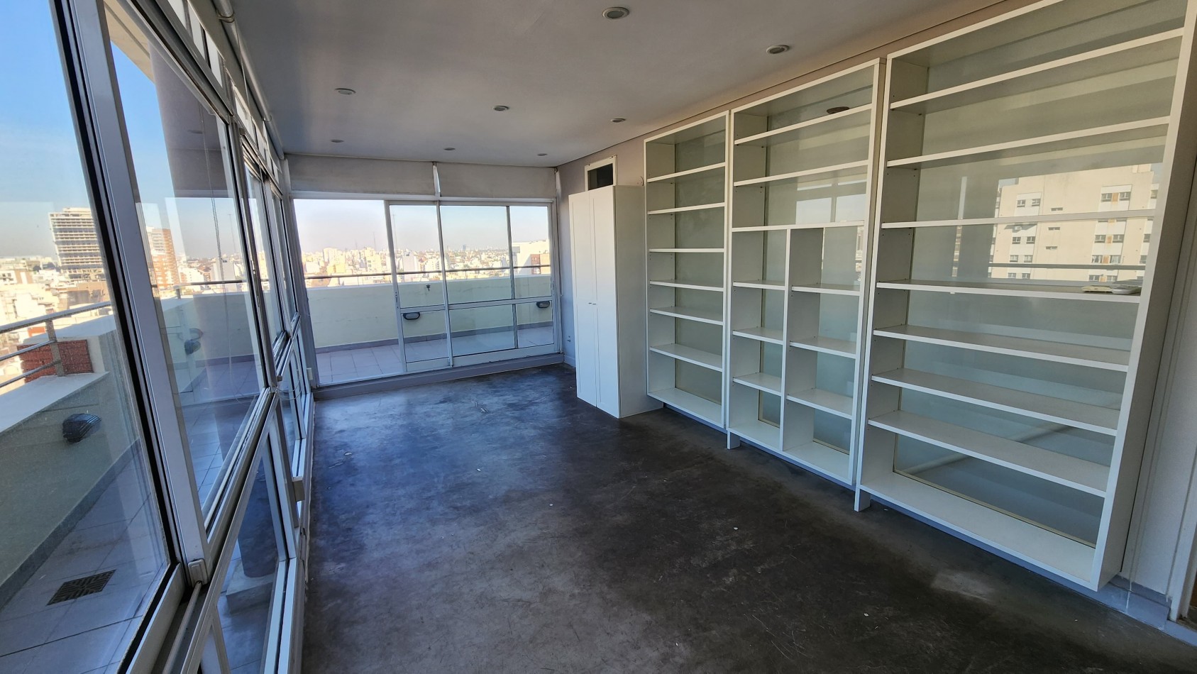 Semipiso en Duplex con Terraza y Parrilla propia - Dos Dormitorios cochera y baulera