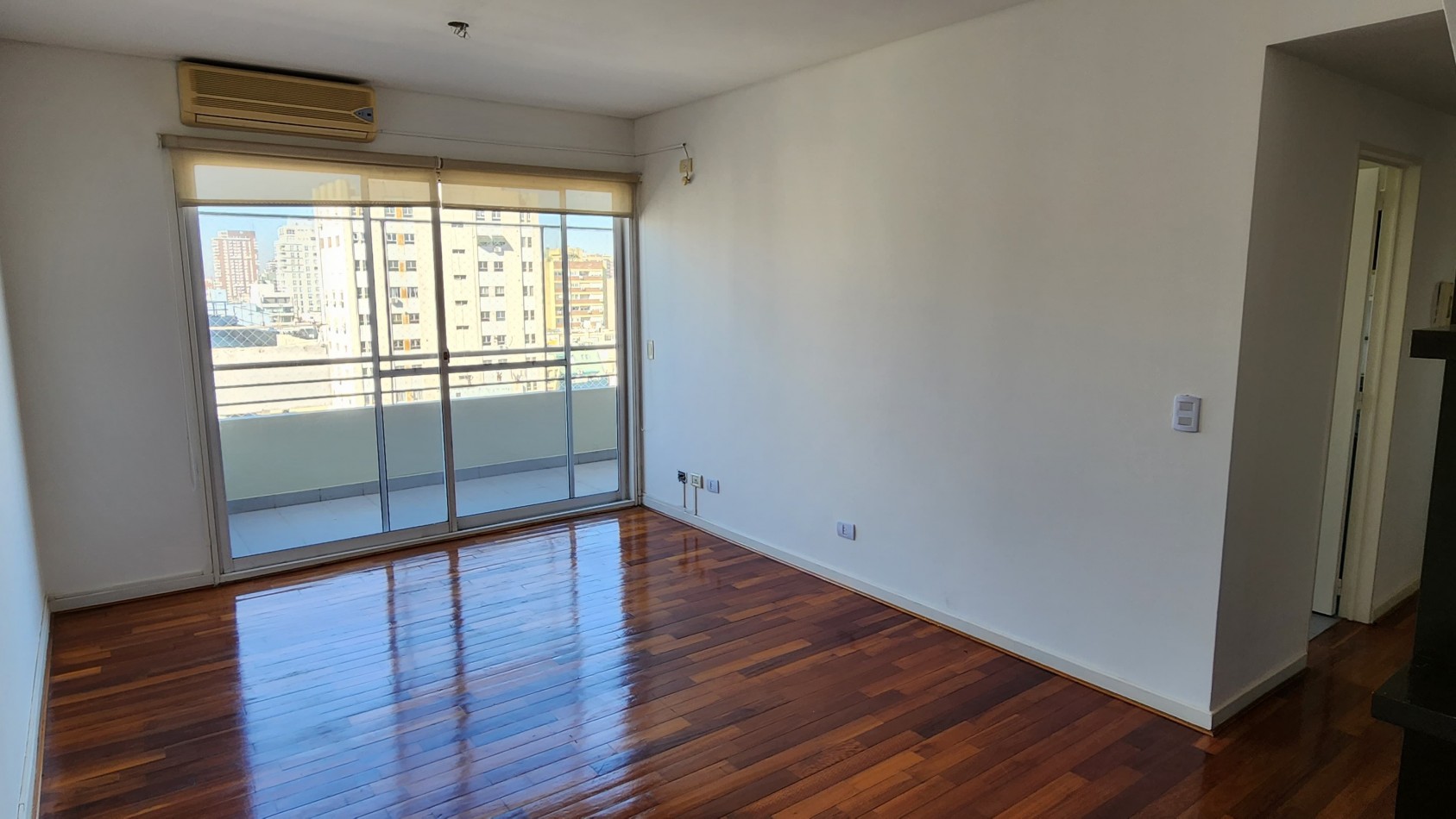 Semipiso en Duplex con Terraza y Parrilla propia - Dos Dormitorios cochera y baulera