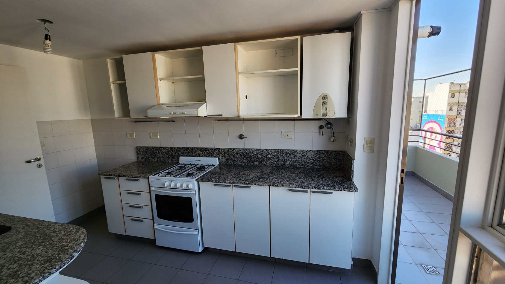 Semipiso en Duplex con Terraza y Parrilla propia - Dos Dormitorios cochera y baulera