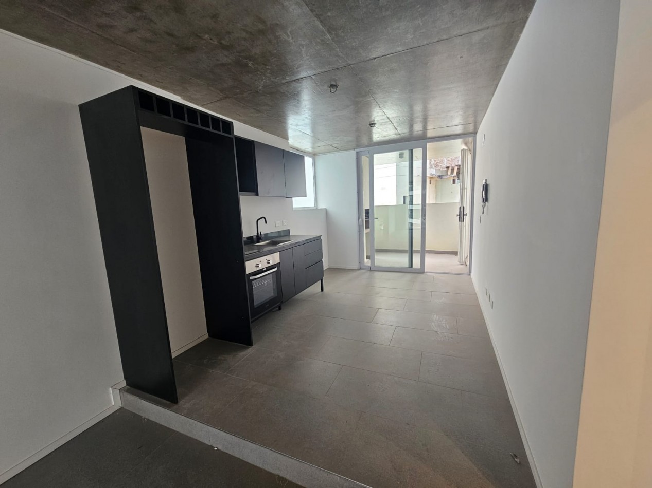 Hermoso 2 ambientes a estrenar con toilette de recepcion y dormitorio en suite . 60 metros totales