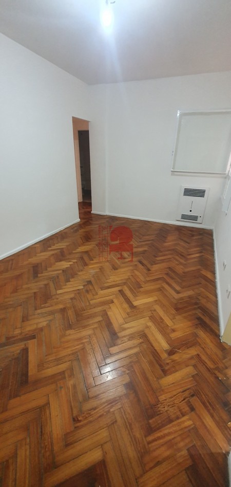 Ideal apto profesional / oficina de 2 ambientes cerca de Av del Libertador