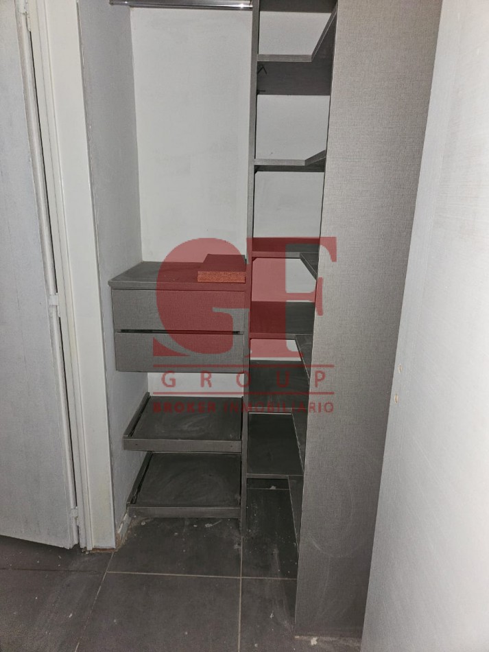 Excelente Monoambiente con vestidor y patio