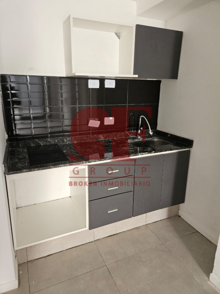 Excelente Monoambiente con vestidor y patio