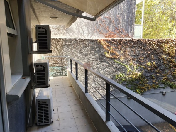 Ideal y Amplio Semipiso de 3 Ambientes con 2 Baños Completos y Amplio Patio