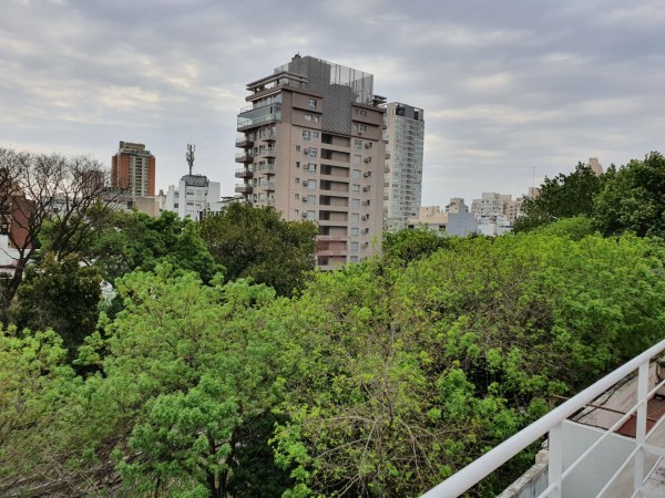 Duplex Super Luminoso con Terraza Propia en Exclusivo Barrio! Hecho a Nuevo! CON RENTA ASEGURADA