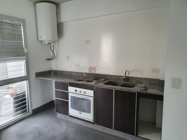 Duplex Super Luminoso con Terraza Propia en Exclusivo Barrio! Hecho a Nuevo! CON RENTA ASEGURADA