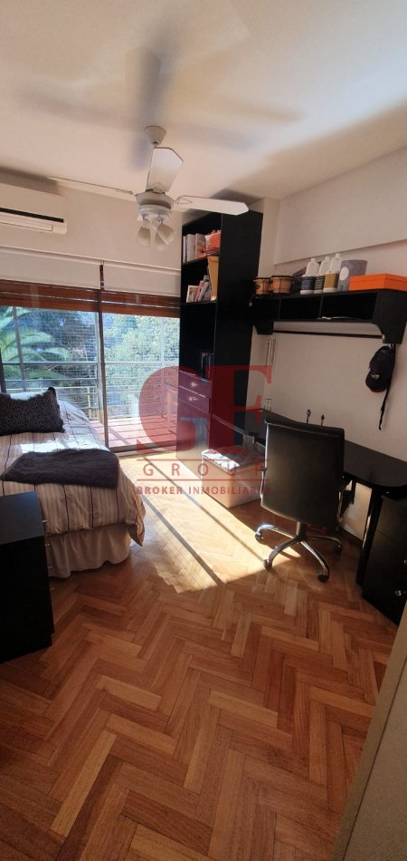 Confortable semipiso con excelente distribucion y estado impecable!! Amplios balcones