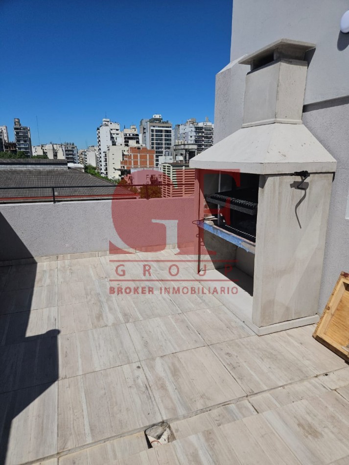 Excelente Monoambiente con vestidor y patio