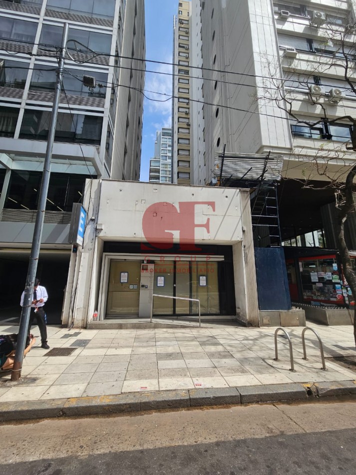 Excelente local sobre av Callao, pleno Recoleta!!