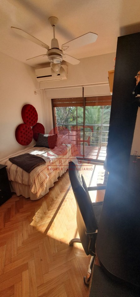 Confortable semipiso con excelente distribucion y estado impecable!! Amplios balcones