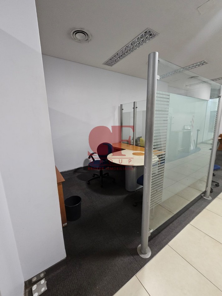 Excelente local a la venta en Recoleta sobre avenida Pueyrredon. Cerca de av las Heras , de av Santa fe. a metros del hospital Aleman