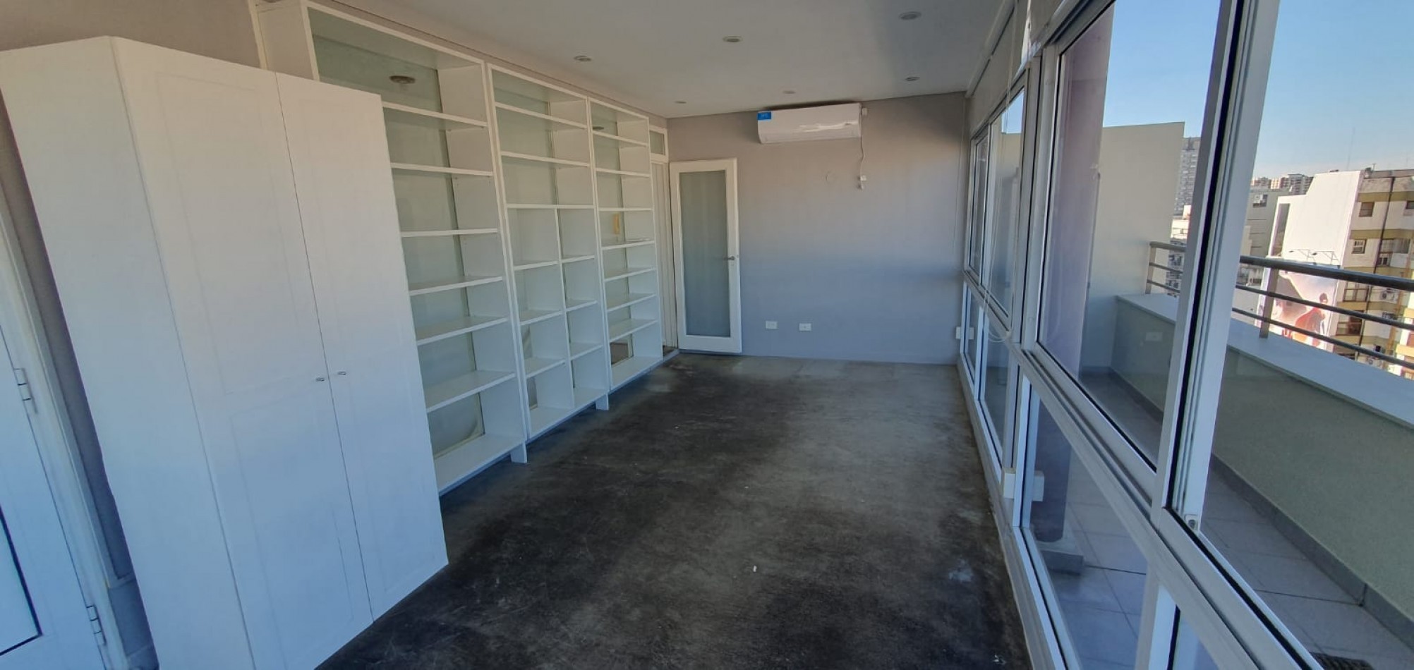 Semipiso en Duplex con Terraza y Parrilla propia - Dos Dormitorios cochera y baulera