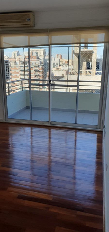 Semipiso en Duplex con Terraza y Parrilla propia - Dos Dormitorios cochera y baulera