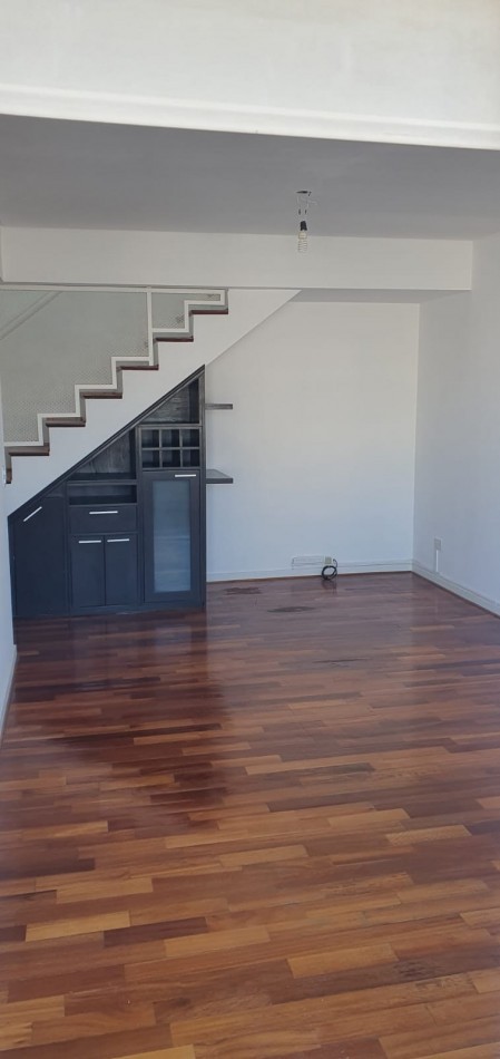 Semipiso en Duplex con Terraza y Parrilla propia - Dos Dormitorios cochera y baulera
