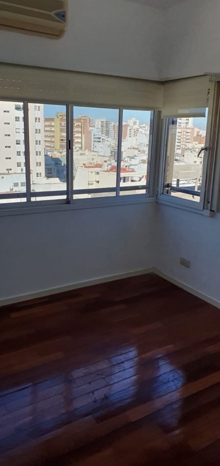 Semipiso en Duplex con Terraza y Parrilla propia - Dos Dormitorios cochera y baulera