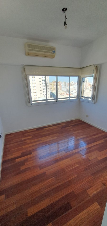 Semipiso en Duplex con Terraza y Parrilla propia - Dos Dormitorios cochera y baulera