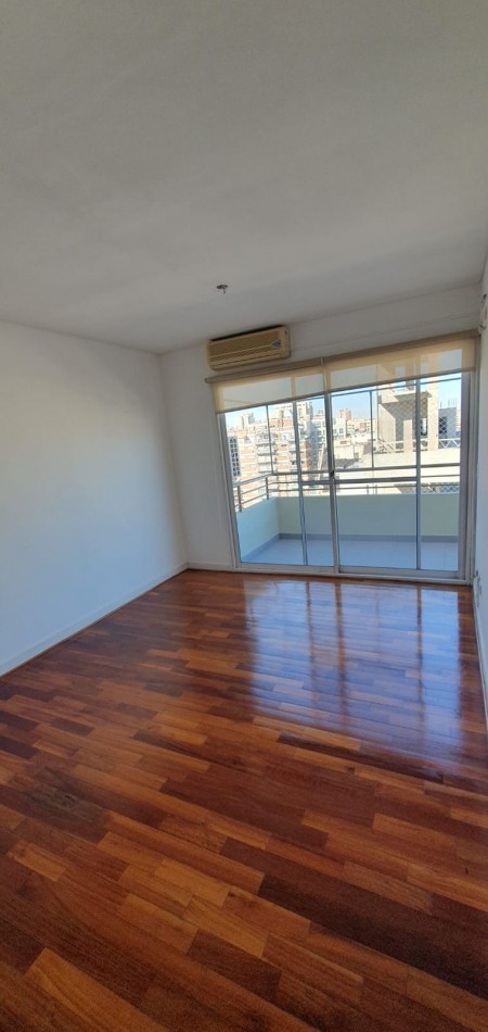 Semipiso en Duplex con Terraza y Parrilla propia - Dos Dormitorios cochera y baulera