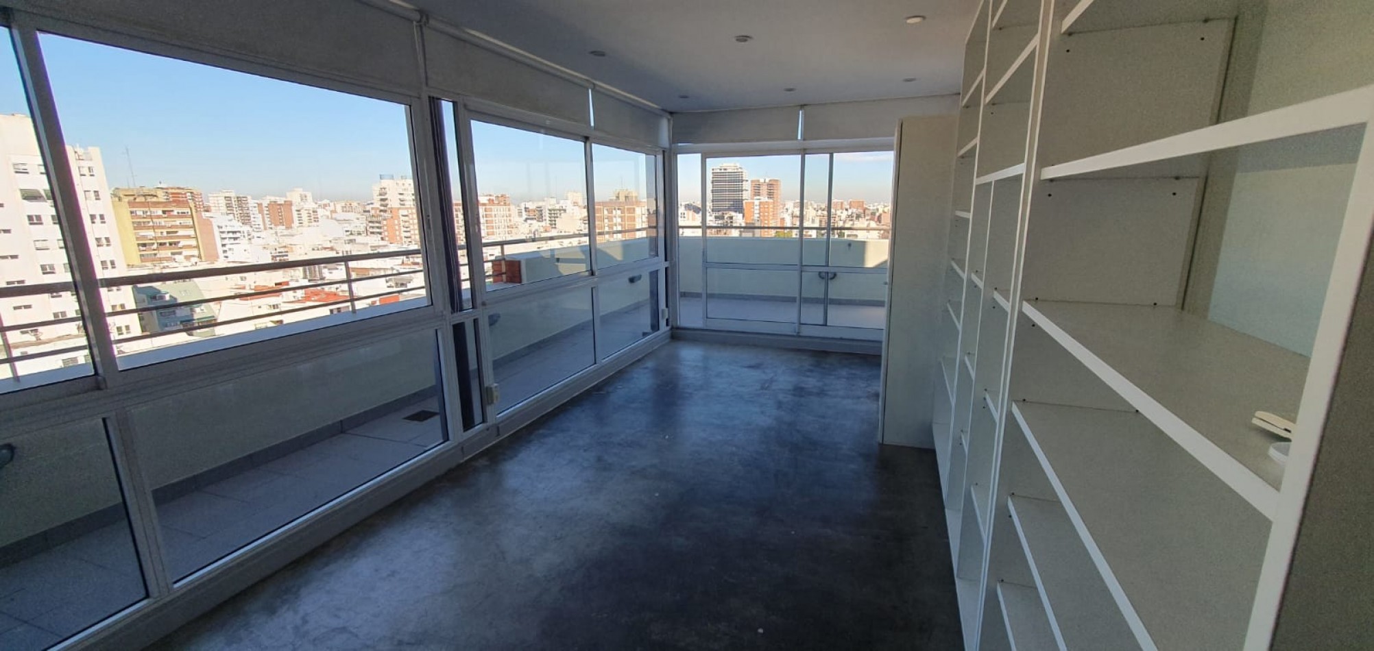 Semipiso en Duplex con Terraza y Parrilla propia - Dos Dormitorios cochera y baulera