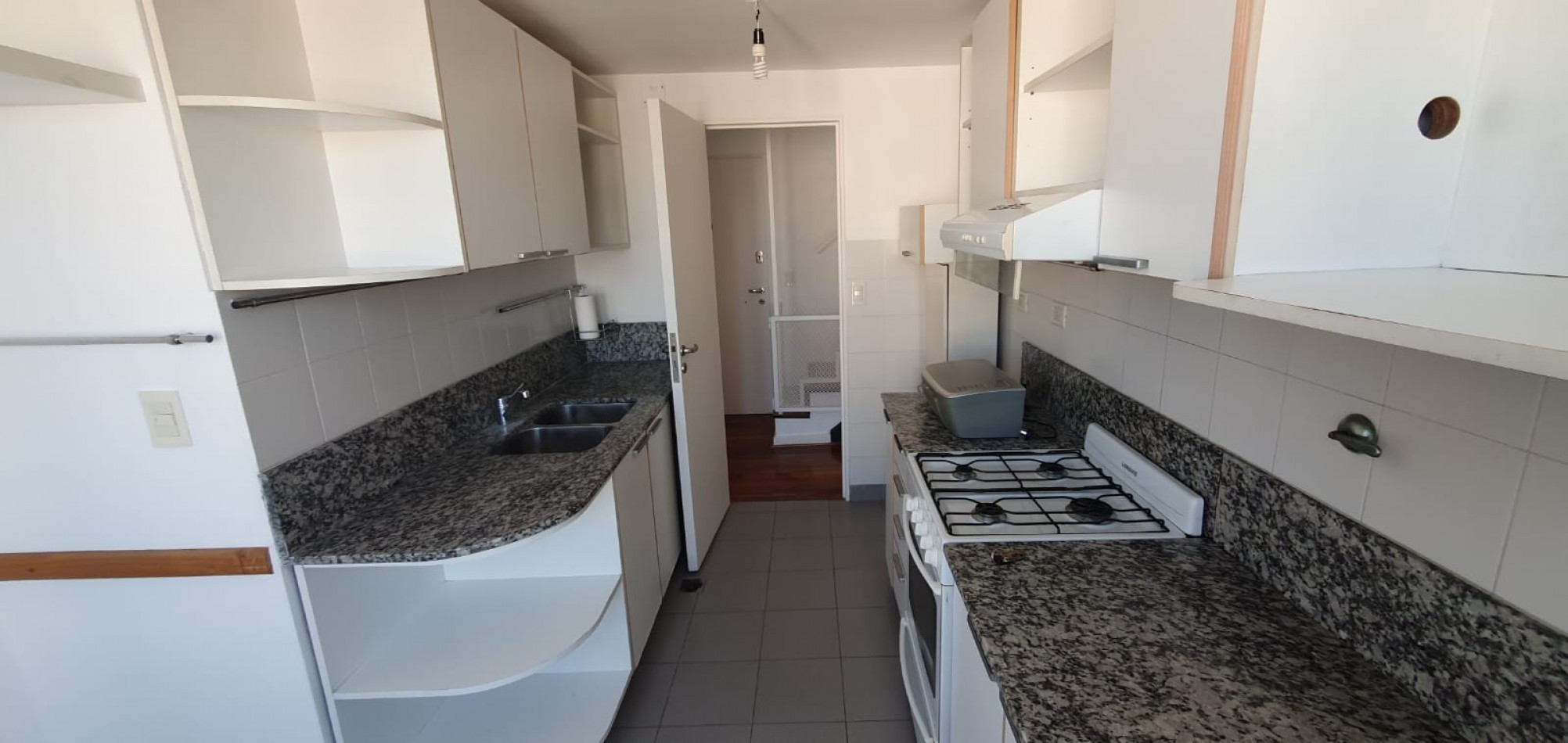Semipiso en Duplex con Terraza y Parrilla propia - Dos Dormitorios cochera y baulera