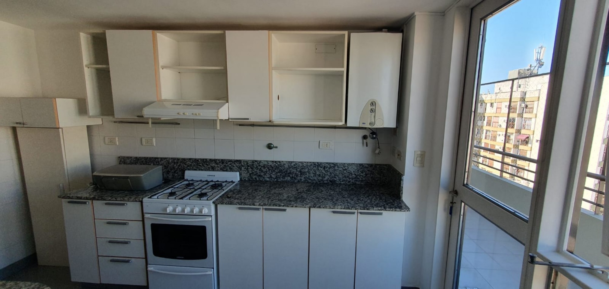 Semipiso en Duplex con Terraza y Parrilla propia - Dos Dormitorios cochera y baulera