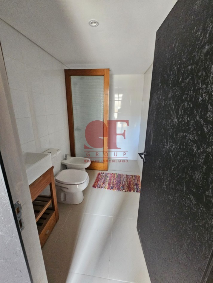 edificioLOCAL IMPORTANTE en de LOFTs en pleno ALMAGRO, con techos a 4 metros de altura
