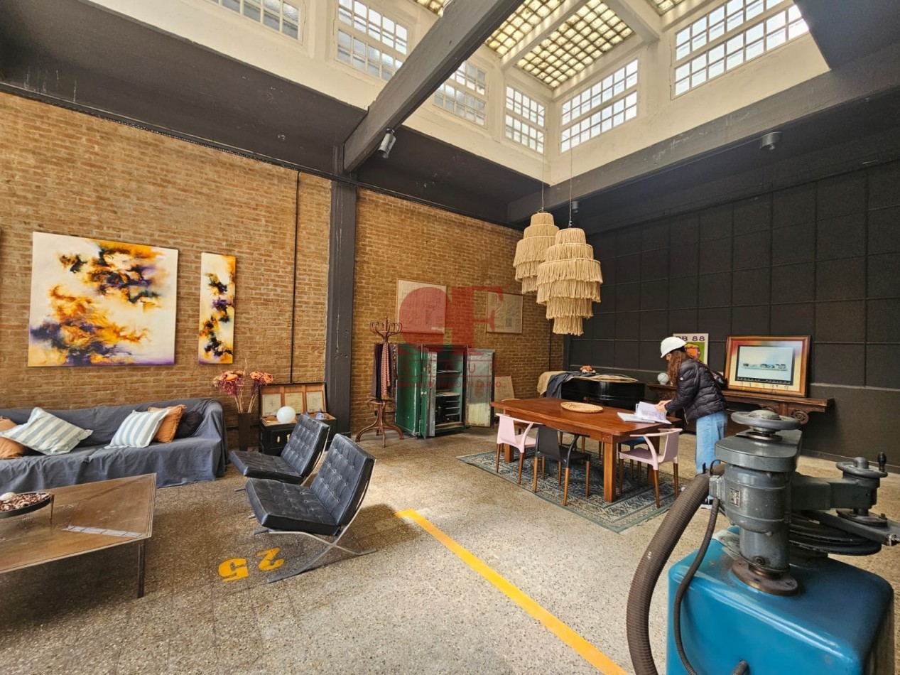 edificioLOCAL IMPORTANTE en de LOFTs en pleno ALMAGRO, con techos a 4 metros de altura