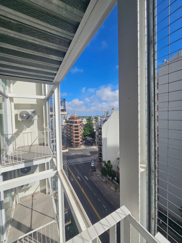 Hermoso 2 ambientes a estrenar con toilette de recepcion y dormitorio en suite . 60 metros totales