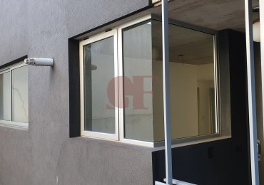 Hermoso y Amplio 3 Ambientes con Cochera - Gran Balcon!