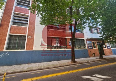 edificioLOCAL IMPORTANTE  en de  LOFTs en pleno ALMAGRO, con techos a 4 metros de altura
